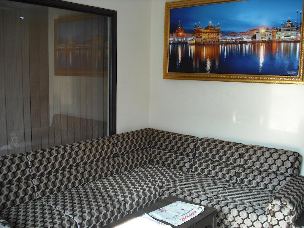 Hotel Gs Paradise Амритсар Экстерьер фото